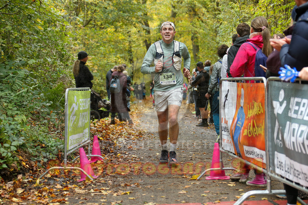 251026_1301_EX1_2241 | Sportfotografie im Rhein-Sieg Kreis, Köln, Bonn, NRW, Rheinland Pfalz, Hessen, etc. Unser Tätigkeitsfeld umfasst den Laufsport vom Volkslauf über den Marathon, Duathlon, Triathon bis zum Ultralauf wie Kölnpfad Ultra oder Schindertrail.