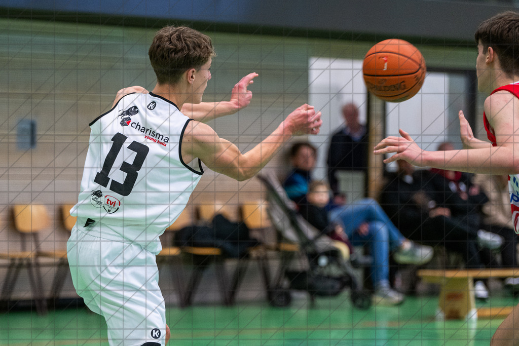 JBBL Vorrunde Gruppe 2 25/26 | Spieltag 06 | Charisma Young Bulls vs. Baskets Duisburg | 16.11.25: JBBL Vorrunde Gruppe 2 25/26 | Spieltag 06 | Charisma Young Bulls vs. Baskets Duisburg / Osnabrück / Deutschland  //   CREDIT:www.bullenfotos.de, Martin König, Hörner Weg 40, D-49078 Osnabrück, +4917663732967 // Nutzung und Weitergabe nur zu den vereinbarten Zwecken. Presseanfragen an Ersteller. Alle Rechte beim Ersteller. Honorierung nach MFM. - Realisiert mit Pictrs.com
