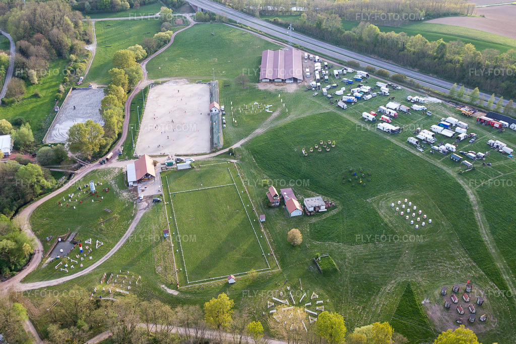 Aerial view: Race track of the racecourse - Haras De La Née trotting track in Néewiller-prés-Lauterbourg in Neewiller-près-Lauterbourg in the state Bas-Rhin, France.Photo: IMG_078006.jpg taken on 04/24/2015 by Werner Riehm/FLY-FOTO.comResolution of the original: 4970 x 3313 px
