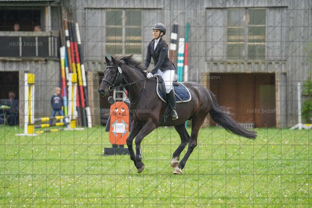 20240509-FAH02428 | Turnierbilder der Turnierfotografen Bayern, Pferdesport Fotografie, Reitsportbilder, Turnier Landberg am Lech, Turnierbilder bayern, Fotoagentur Herrmann