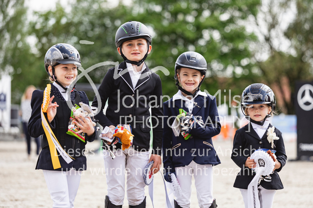 260509_PfSpTa_16_Führzügel-WB-640 | Deine schönsten Turniermomente als professionelle Fotos! Entdecke hochwertige Pferdesport-Fotografie im Online-Shop. Jetzt Fotos finden & bestellen!