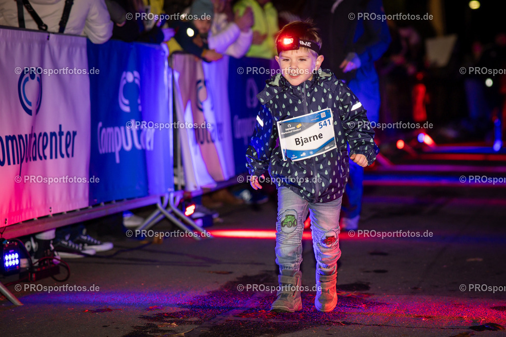 Martinslauf Sindorf 2023 in Kerpen-Sindorf, 09.11.2023 | Impressionen vom Martinslauf Sindorf 2023 am 09.11.2023 in Kerpen-Sindorf (Nordrhein-Westfalen).