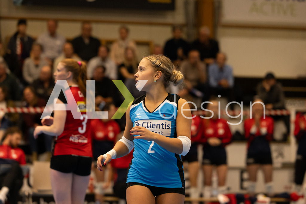 Volleyball I Frauen I Saison 2025-2026 I CEV Volleyball Challenge Cup 2026 | Women I 16th Finals I VC Kanti Schaffhausen - TJ Ostrava I 03.12.2025 | VC Kanti Schaffhausen - 2 Kimi Schnegg (CH) – Libera - Realisiert mit Pictrs.com