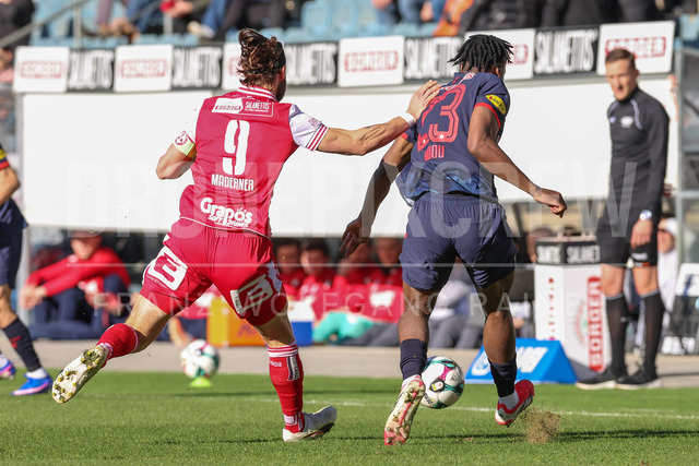 Grazer AK 1902 vs FC Red Bull Salzburg – Austrian Bundesliga | Graz, Austria, 15.Feb.26 - SOCCER - ADMIRAL Bundesliga, Grazer AK 1902 vs FC Red Bull Salzburg. The image shows Daniel Maderner (GAK) and Joane Gadou (Red Bull Salzburg).