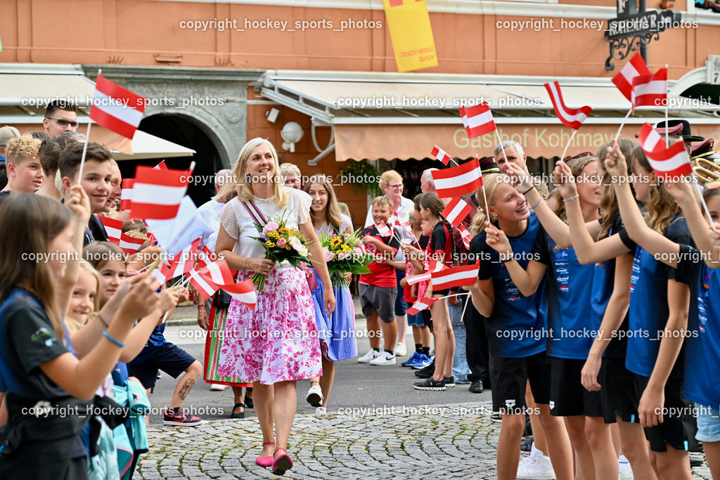 Empfang Heiko Gigler in Gmünd | Mutter von Heiko Gigler, Empfang Heiko Gigler in Gmünd, Empfang Heiko Gigler in Gmünd am 14.08.2024 in Gmünd (Hauptplatz Gmünd), Austria, (Photo by Bernd Stefan)