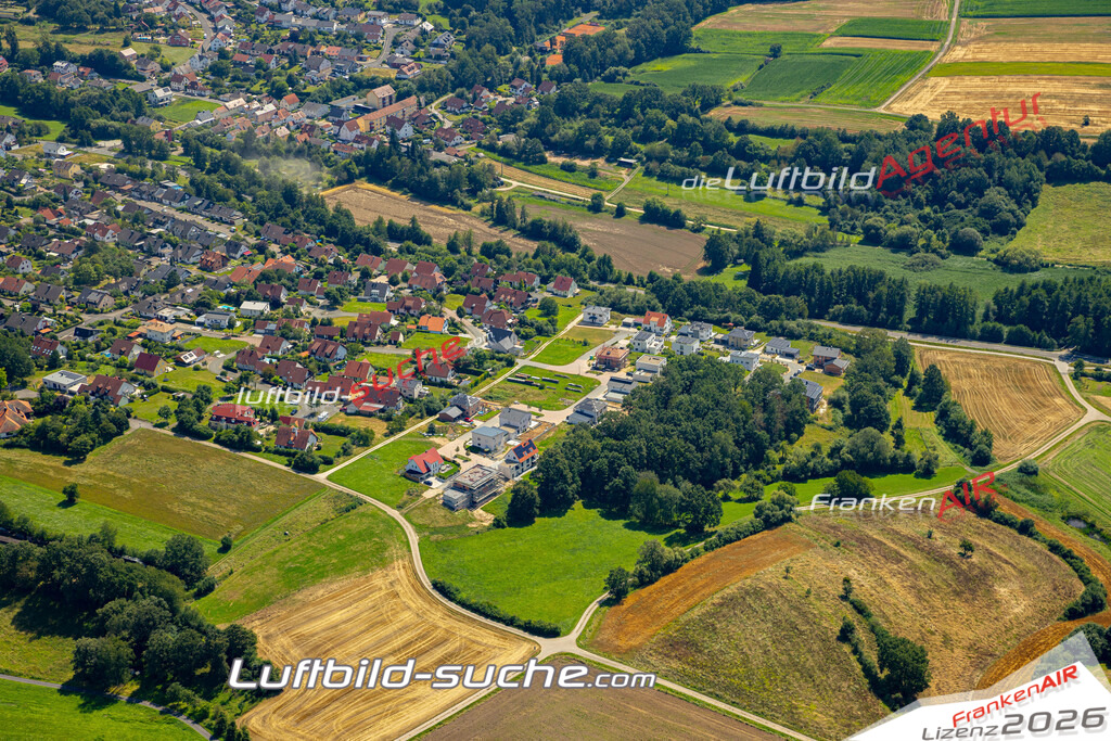 Das Luftbild zeigt :  Baunach - Die Luftaufnahme wurde 2024 vom UL-Flugzeug aus erstellt ( keine Drohne ) - Hochauflösende Luftaufnahme - Für grossformatige Ausdrucke geeignet. Die Geschenkidee !Mit Lizenz und Bildrechte bestellbar