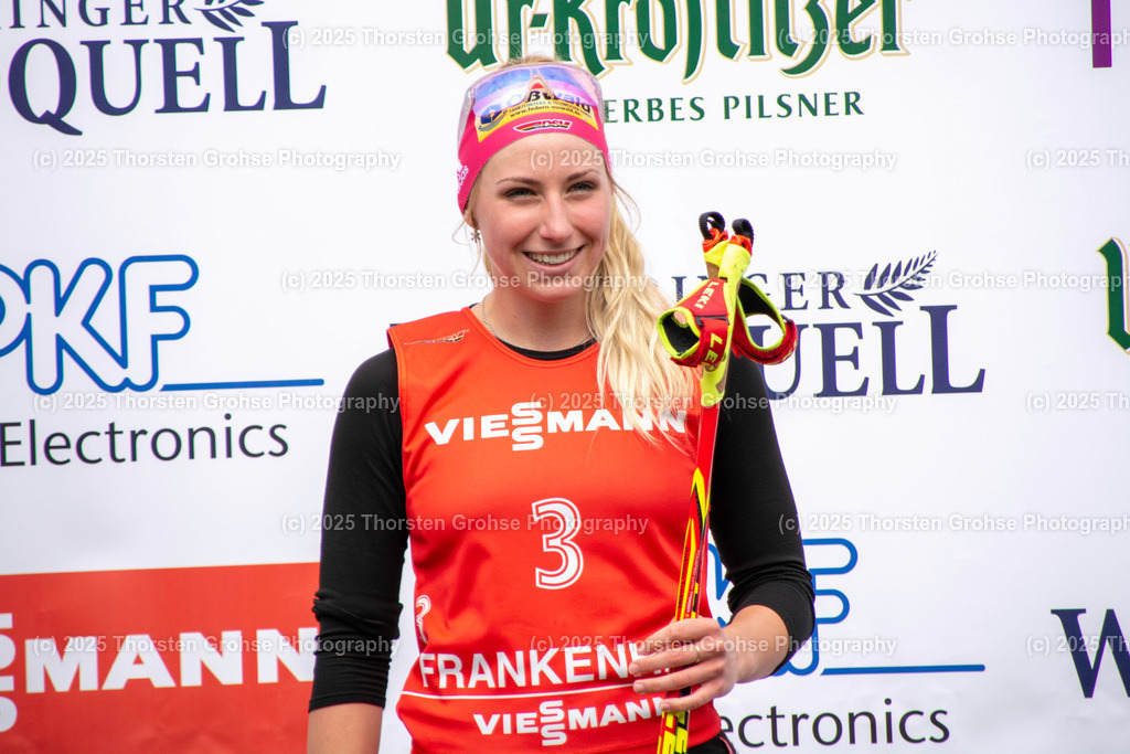 Deutsche Meisterschaften Biathlon | Deutsche Meisterschaften Biathlon, Speziallanglauf Frauen am 14.09.2018 in der DKB SKI ARENA in Oberhof, (Deutschland)

Bild: Antonia Fraebel dritte im Speziallanglauf - Realisiert mit Pictrs.com
