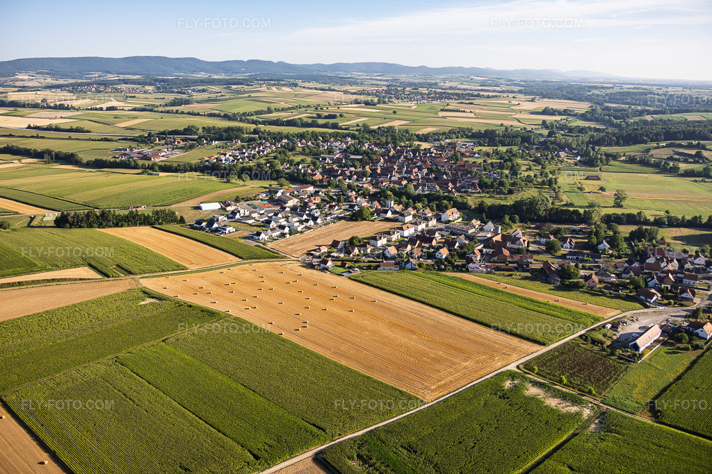 Aerial view: Ortsteil Leiterswiller aus Süden in Hoffen in the state Bas-Rhin, France. – Photo: IMG_158250.jpg taken on 07/25/2026 by Werner Riehm/FLY-FOTO.com – Resolution of the original: 6000 x 4000 px