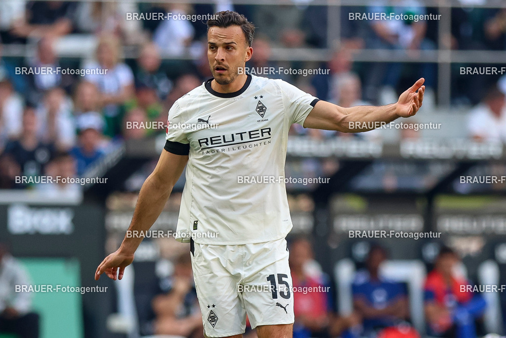 Borussia Mönchengladbach vs Hamburger SV - Bundesliga  | Mönchengladbach, Deutschland, 24.08.25:   Haris Tabakovic (Borussia Mönchengladbach) gestikuliert, Gestik waehrend des Spiels der Bundesliga zwischen Borussia Mönchengladbach vs Hamburger SV im Stadion im Borussia Park(Foto von Brauer-Fotoagentur / Adrian Schlueter)