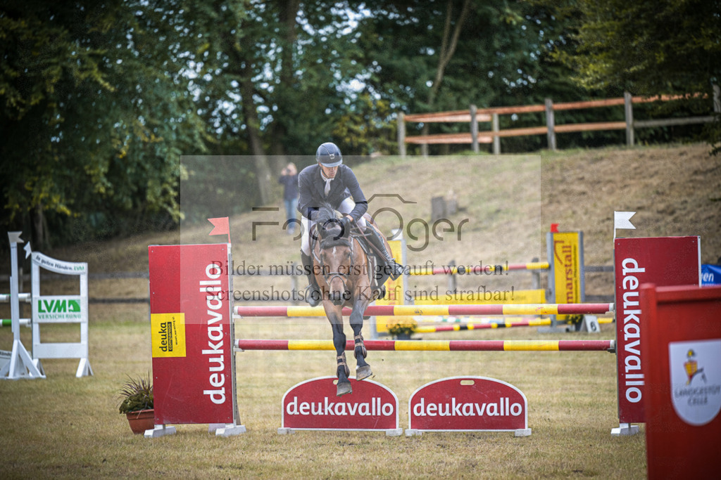 DOS_0355 | Entdecke hochwertige Reitturnierfotos von Foto Oger. Professionell, emotional und authentisch – jetzt Lieblingsmomente im Shop bestellen.Deutschlandweite Turnierfotografie. - Realisiert mit Pictrs.com