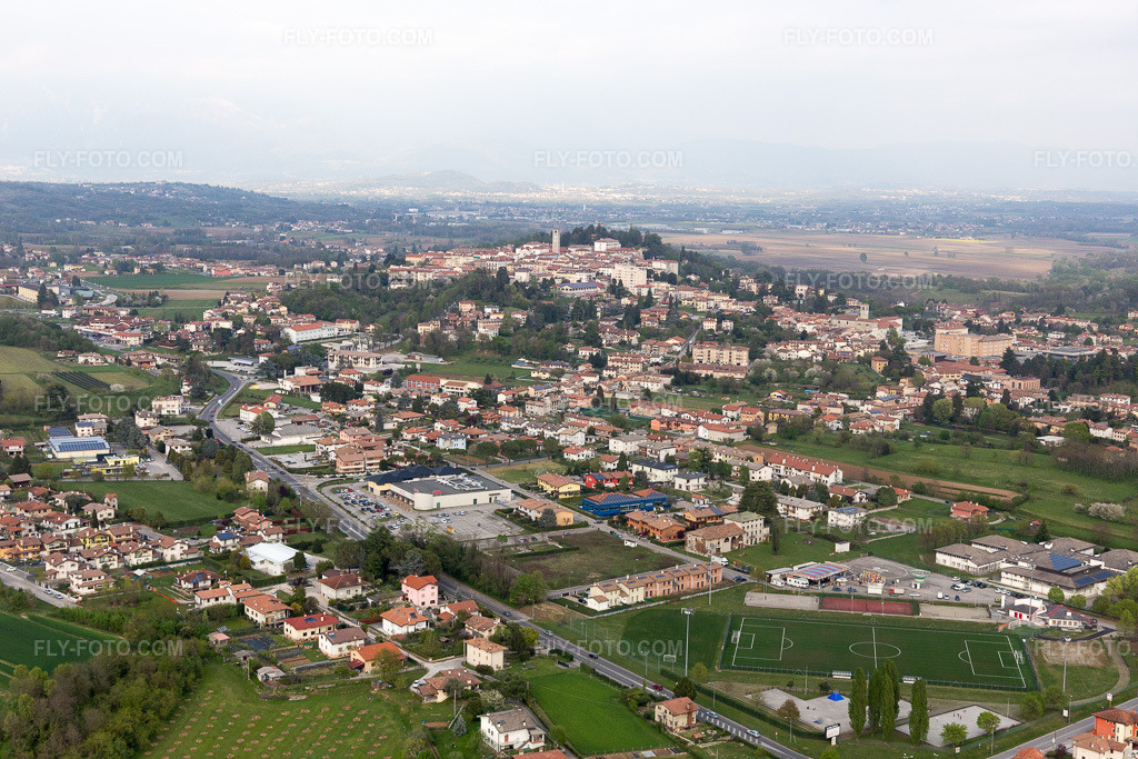 Aerial view: View of the town in San Daniele del Friuli in the state Udine, Italy.Photo: IMG_098759.jpg taken on 04/07/2017 by Werner Riehm/FLY-FOTO.comResolution of the original: 5472 x 3648 px