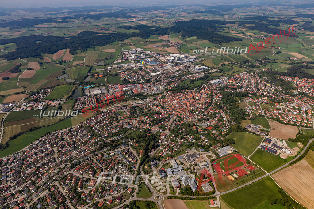 aktuelles Luftbild von  Feuchtwangen - Luftaufnahme wurde 2019 von https://frankenair.de mittels Flugzeug (keine Drohne) erstellt.