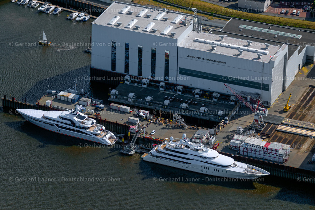 4030187 | LEMWERDER 01.06.2020 Werftgelände der Schiffswerft ABEKING & RASMUSSEN Schiffs- und Yachtwerft am Ufer der Weser in Lemwerder im Bundesland Niedersachsen, Deutschland. // Shipyard on the banks of the Weser river in Lemwerder in the state Lower Saxony, Germany. Foto: Gerhard Launer