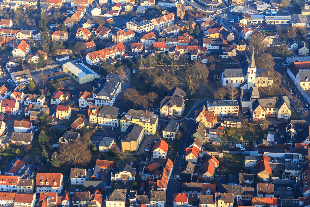 Luftbild: Finanzamt Dieburg, Gnadenkapelle Dieburg und Marienschule in Dieburg im Bundesland Hessen in Deutschland.Foto: IMG_096842.jpg vom 15.02.2017 durch Werner Riehm/FLY-FOTO.deLogo Hessen-Löwe - Hessisches Wappentier - ZurWWW.ST-PETER-PAUL.DEGrundschule des Landkreises Darmstadt-Dieburg