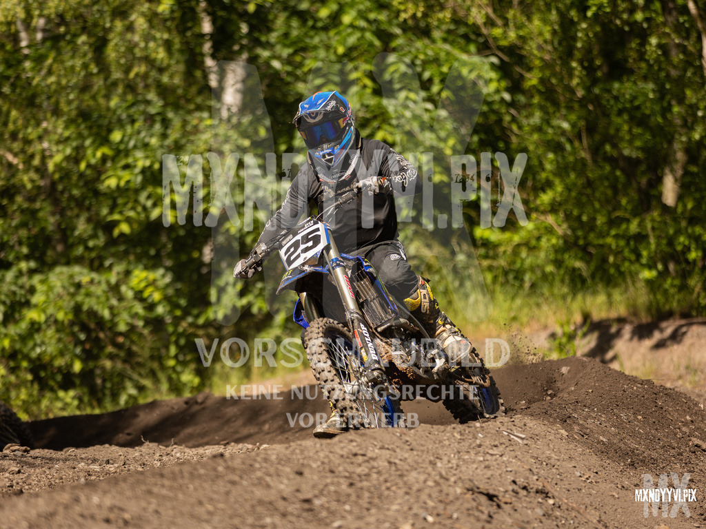 866A1027 | mxndyyvipix