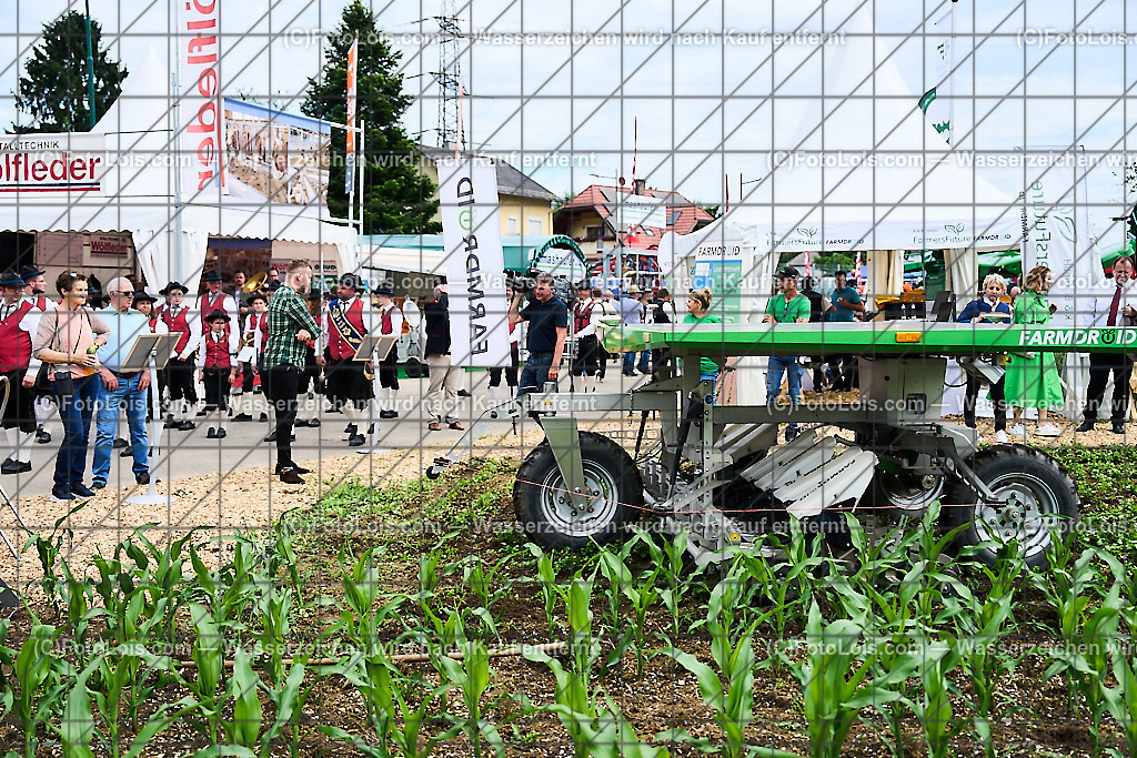 ALP9271_MESSE_LAND-FORST-JAGD_FarmRoboter | (C)FotoLois.com, Alois Spandl, WIESELBURGER MESSE LAND-FORST-JAGD, Eröffnung mit Messerundgang mit BM Norbert Totschnig, LH Johanna Mickl-Leitner, LH-Stv. Stephan Pernkopf, LLK Johannes Schmuckenschlager, GF Marion Heim, Hannes Heindl, Bgm. Josef Leitner, Bgm. Franz Rafetseder, ..., Do 6. Juni 2024.
