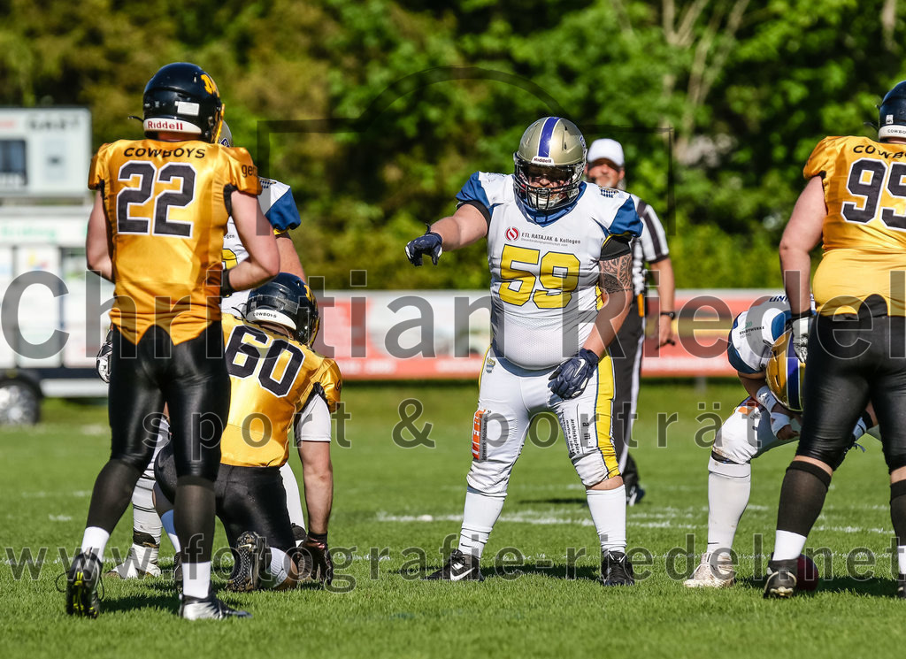 2022-05-14_098_Erding_Bulls_gegen_Munich_Cowboys_2 | Erding, Deutschland, 14.05.2022:
Fußball, Regionalliga 2022, 3. Spieltag, Erding Bulls gegen Munich Cowboys 2, Endergebnis: 20:30

Thomas Rumbucher (Erding Bulls, #59)

Foto: Christian Riedel / fotografie-riedel.net