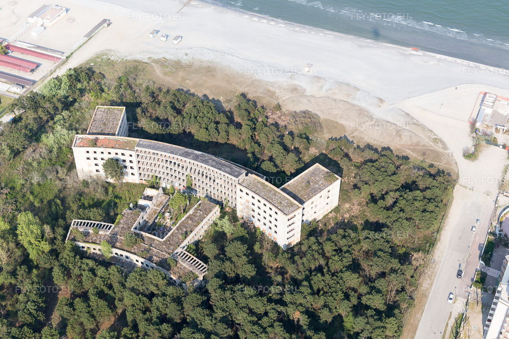 Vue aérienne: Ancien camp de loisirs fasciste pour enfants, Colonia Varese, sur la côte adriatique à Milano Marittima en Émilie-Romagne à Cervia dans le département Ravenna, Italie – .Photo: IMG_098359.jpg prise le 05/04/2017 par Werner Riehm/FLY-FOTO.eu – Résolution de l'original: 5472 x 3648 px