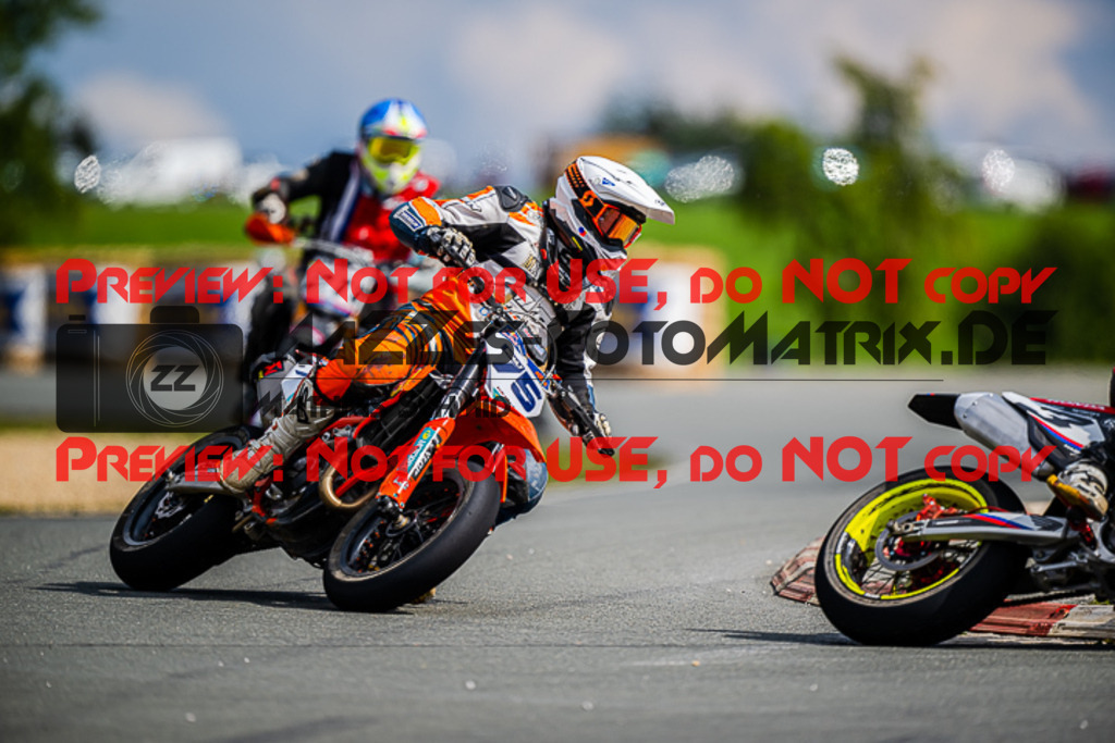 MaZZes_FotoMatrix_220904_9663 | UE40