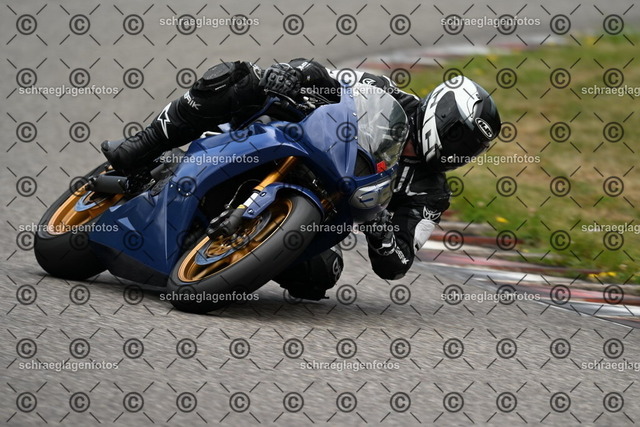 25bt02-0439 | markuskiefer.com - Realisiert mit Pictrs.com