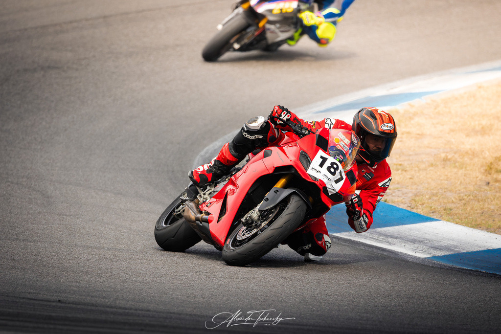 Ducati Trackday Hockenheimring 2026 | Entdecken Sie die faszinierende Welt von Alexander Tschuncky Arts: Kreative Fotografie, atemberaubende Automobilkunst und hochwertiger Bilderdruck. Lassen Sie sich inspirieren! - Realisiert mit Pictrs.com