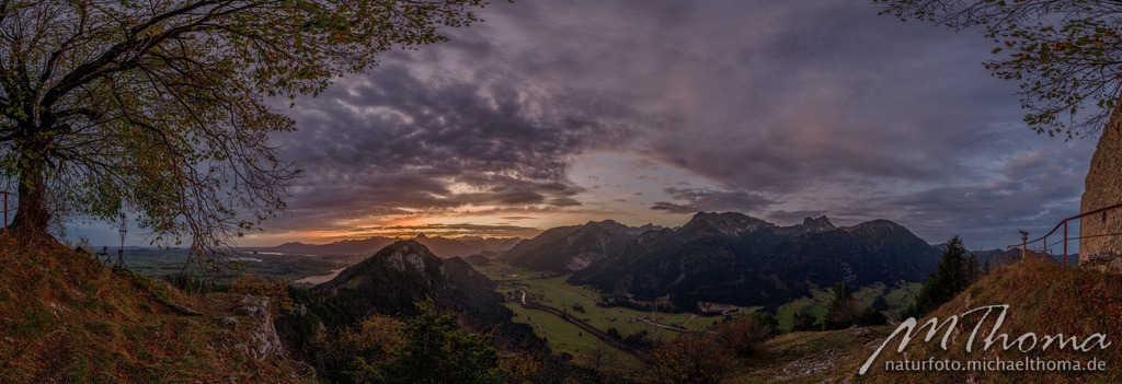 Sonnenaufgangspanorama Ruine Falkenstein | Dies ist der Online-Shop von naturfoto.michaelthoma.de. Ich bin leidenschaftlicher Naturfotograf und fotografiere von der Andromedagalaxie bis zum Zwergtaucher, von der Ameise bis zum Orionnebel alles was mit Natur zu tun hat. Hier kann eine Auswahl meine - Realisiert mit Pictrs.com