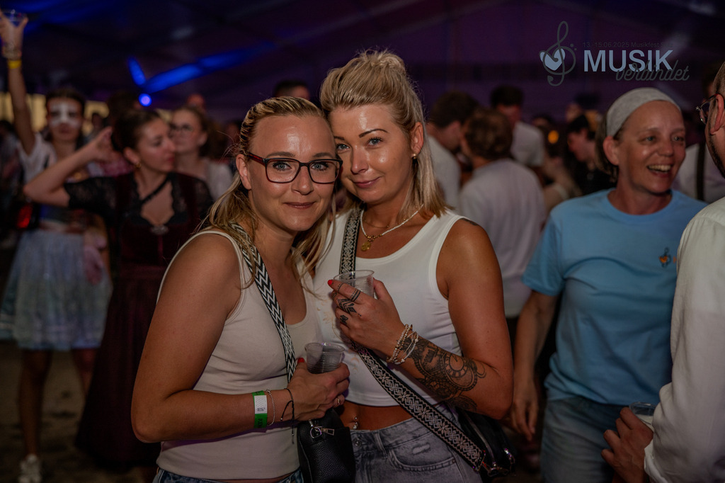 DSC_3855 | "Fussifoto.com – Ihr Ansprechpartner für hochwertige Fotografie! Entdecken Sie kreative Bilder und professionelle Dienstleistungen. Kontaktieren Sie uns für Ihre Projekte!"