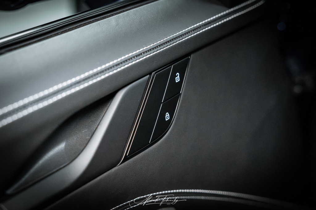 R6PZ3589 _AL | Entdecken Sie die faszinierende Welt von Alexander Tschuncky Arts: Kreative Fotografie, atemberaubende Automobilkunst und hochwertiger Bilderdruck. Lassen Sie sich inspirieren! - Realisiert mit Pictrs.com