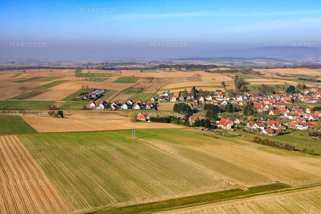 Luftbild: Rue Hoefel in Seebach im Bundesland Bas-Rhin in Frankreich. – Foto: IMG_62692.jpg vom 09.03.2014 durch Werner Riehm/FLY-FOTO.de – Auflösung des Originals: 4752 x 3168 px