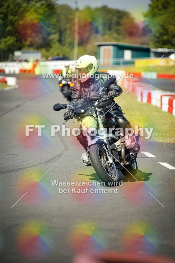 OBK_Mai_Martina_Markus-10546 | Hier findet Ihr Bilder von Touristenfahrten auf der Nürburgring Nordschleife oder von anderen Veranstaltungen die ich besucht habe. Viel Spass beim Durch Schauen 