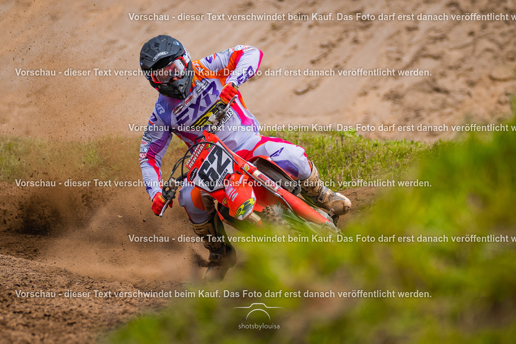 04_13_Bensdorf_MX1-3033 | Sportfotografin aus Berlin-Brandenburg mit Fokus auf Motocross. Ich halte deine sportliche Leistung und echte Emotionen auf und neben der Strecke professionell fest. Entdecke die Fotos von deinem Rennen und bestelle sie direkt hier im Shop.