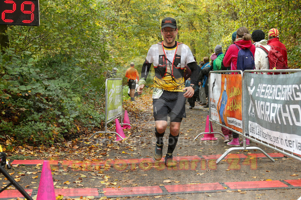 251026_1234_EX1_0699 | Sportfotografie im Rhein-Sieg Kreis, Köln, Bonn, NRW, Rheinland Pfalz, Hessen, etc. Unser Tätigkeitsfeld umfasst den Laufsport vom Volkslauf über den Marathon, Duathlon, Triathon bis zum Ultralauf wie Kölnpfad Ultra oder Schindertrail.