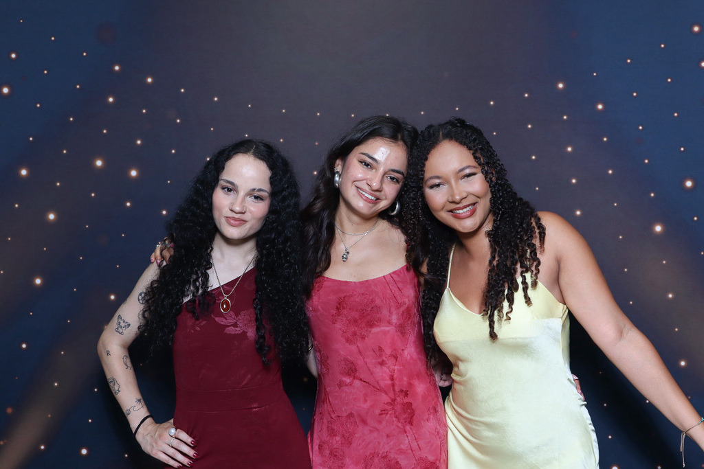 ZD260628112736-121 | Fotoshop von zweidimensional Fotografie. Ihr Fotograf im Aargau. Abzüge von Ihrem Fotobox Event bestellen.Abzüge von Ihrem Hochzeit bestellen.Abzüge von Ihrem Schulfotograf bestellen.