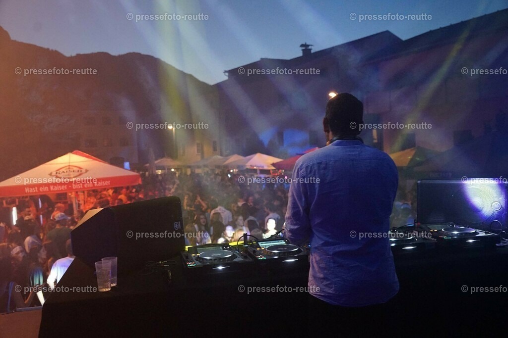 o-news-2023-Juli15-Marktfest_Reutte1-DSC06177 | Info aus dem Bezirk Reutte/Ausserfern Tirol sowie eine umfangreiche Bilddatenbank über die gesamte Region: Lechtal, Talkessel Reutte, Tannheimertal, Zwischentoren. Lech, Plansee, Zugspitze, Grenztunnel, B179, Fernpassstraße, Verkehr, Lawinen, Tradition, - Realisiert mit Pictrs.com