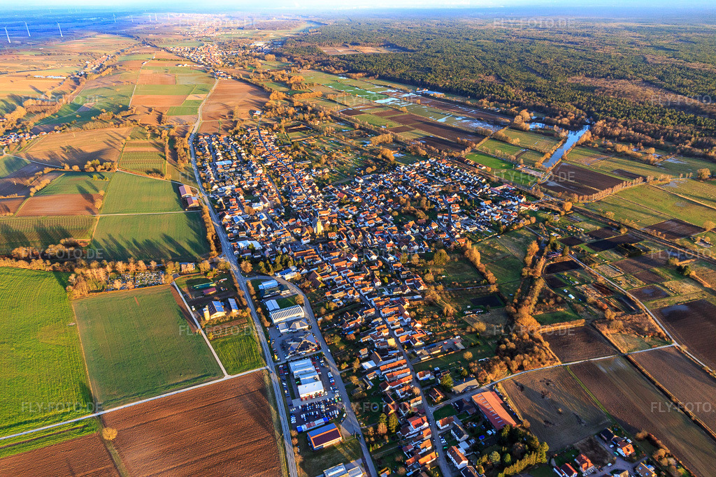 Luftbild: Ortsansicht von Westen in Steinfeld im Bundesland Rheinland-Pfalz in Deutschland. Foto: IMG_130341.jpg vom 06.01.2022 durch Werner Riehm/FLY-FOTO.de