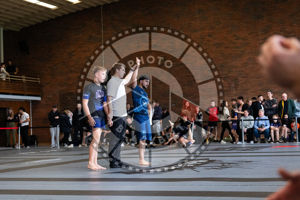 20251129PBB6009 | Fighters compete during the luta livre competition ILLCS XI winter edition on November 29, 2025 in Hannover, Germany.