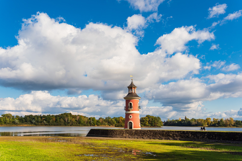 Leuchtturm nahe Schloss Moritzburg in Sachsen | Leuchtturm nahe Schloss Moritzburg in Sachsen.