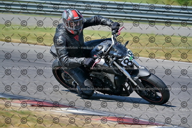 25bt04-0513 | markuskiefer.com - Realisiert mit Pictrs.com