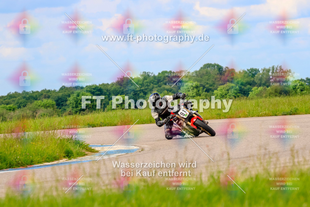 MotoTeam-1235 | Hier findet Ihr Bilder von Touristenfahrten auf der Nürburgring Nordschleife oder von anderen Veranstaltungen die ich besucht habe. Viel Spass beim Durch Schauen 