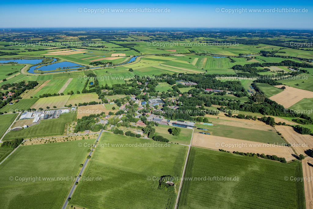 Brobergen_ELS_9385110822 | KRANENBURG 11.08.2022 Siedlungsgebiet und Infrastruktur Brobergen an der Oste im Landkreis Stade in Kranenburg im Bundesland Niedersachsen, Deutschland. Weiterführende Informationen bei: Fähr- und Geschichtsverein Brobergen und Umgebung e. V.,  Landkreis Stade,  Samtgemeinde Oldendorf - Himmelpforten. // Settlement area and infrastructure Brobergen an der Oste in the district of Stade in Kranenburg in the state Lower Saxony, Germany. Further information at: Faehr- und Geschichtsverein Brobergen und Umgebung e. V.,  Landkreis Stade,  Samtgemeinde Oldendorf - Himmelpforten. Foto: Martin Elsen