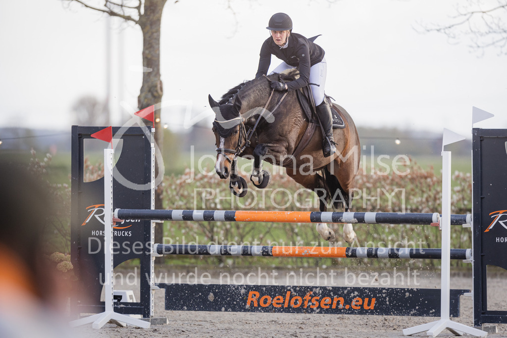 230426_HofSosath_SprPf-L-g-706 | Deine schönsten Turniermomente als professionelle Fotos! Entdecke hochwertige Pferdesport-Fotografie im Online-Shop. Jetzt Fotos finden & bestellen!