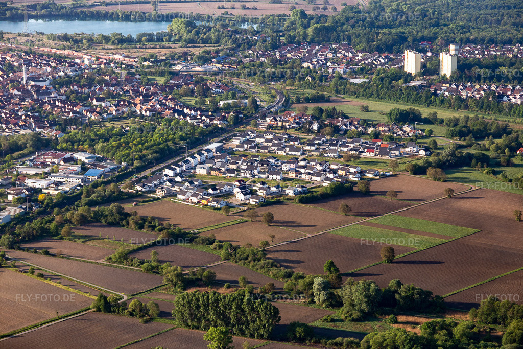Luftbild: Neubaugebiet in Wörth am Rhein im Bundesland Rheinland-Pfalz in Deutschland. Foto: IMG_120667.jpg vom 03.05.2020 durch Werner Riehm/FLY-FOTO.de