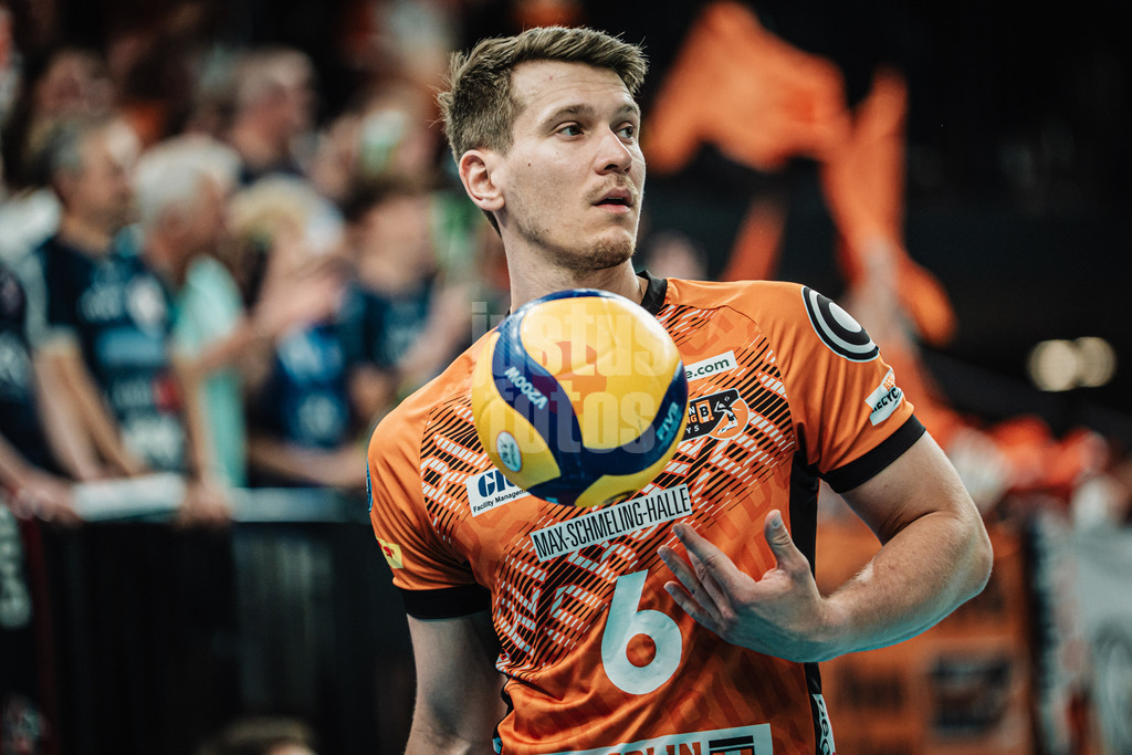 Volleyball | Herren | Saison 2024/2025 | 1. Volleyball Bundesliga Männer | Finale | SVG Lüneburg vs. BERLIN RECYCLING Volleys | 01.05.2025 | Johannes Tille (#6, Berlin Recycling Volleys)