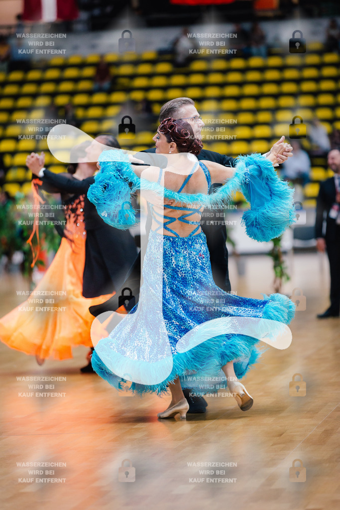 Hessen Tanzt WDSF Open Senior III Standard 99th (275) Lars Leschinger _ Julia Frangipani (TSZ Blau-Gold Casino Darmstadt)-2025-05-17-8215 | Webshop for digital downloads and prints of dance sport, event & show photographer Julian Link - Realisiert mit Pictrs.com