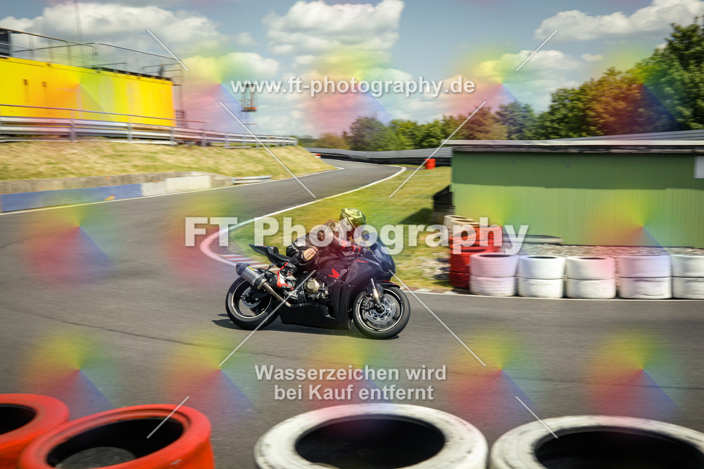 OBK_Mai_Justin_Uwe-11005 | Hier findet Ihr Bilder von Touristenfahrten auf der Nürburgring Nordschleife oder von anderen Veranstaltungen die ich besucht habe. Viel Spass beim Durch Schauen 