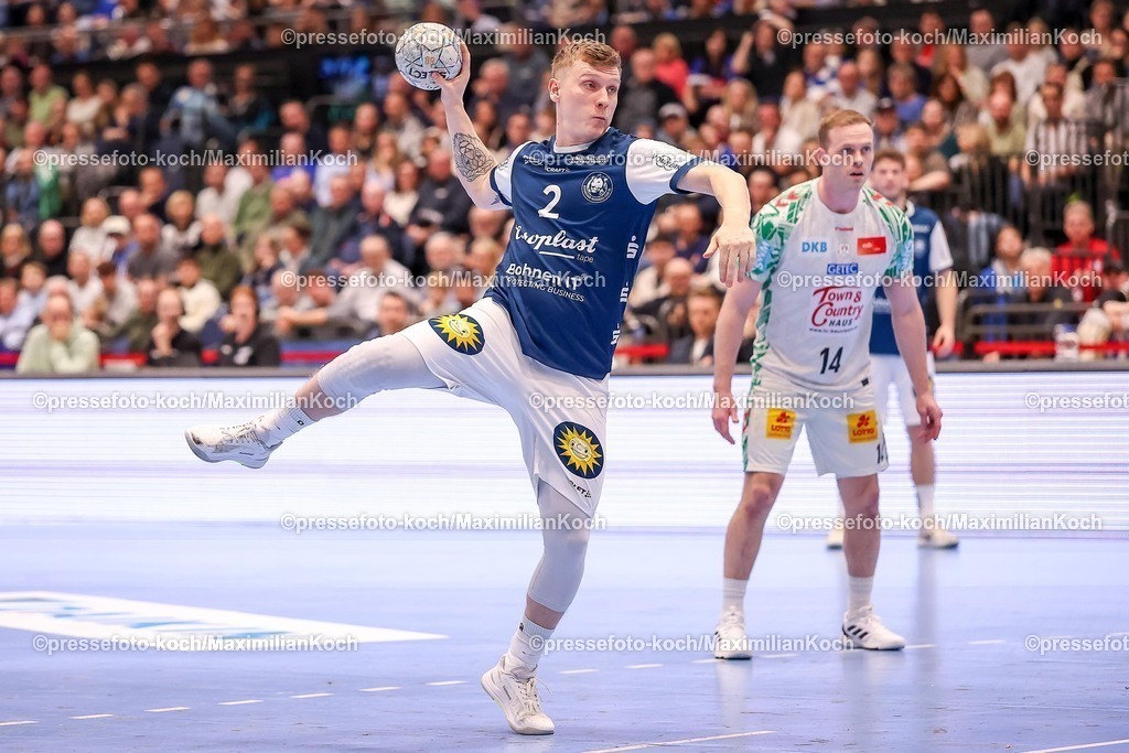BHC15032601013 | 15.03.2026, Handball, HBL, Bergischer HC - SC Magdeburg, Mitsubishi Electric HALLE Düsseldorf: Noah Beyer (BHC #02) wirft den Ball auf das Tor 