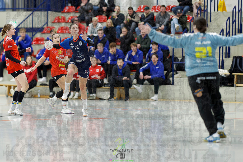 Frauen Regionalliga (HHV); HSG Wettenberg - TV Hüttenberg | Frauen Regionalliga (HHV); HSG Wettenberg - TV Hüttenberg am 06.12.2025 in Launsbach (Wettenberg) (Halle GS Launsbach (Wettenberg))Photo © 2025 - Jörg Heinrich - Realisiert mit Pictrs.com