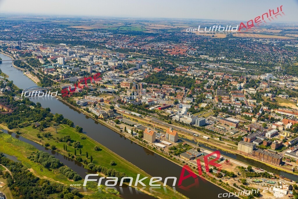 Alte Neustadt Magdeburg Bild- Das Luftbild wurde 2025 vom UL-Flugzeug heraus erstellt ( keine Drohne bzw. Drohnenaufnahme ) - Hochauflösende Luftaufnahme -Nicht vergleichbar mit Google Maps oder Satelittenbilder- Die Geschenkidee !Mit Lizenz und Bildrechte bestellbar - CC