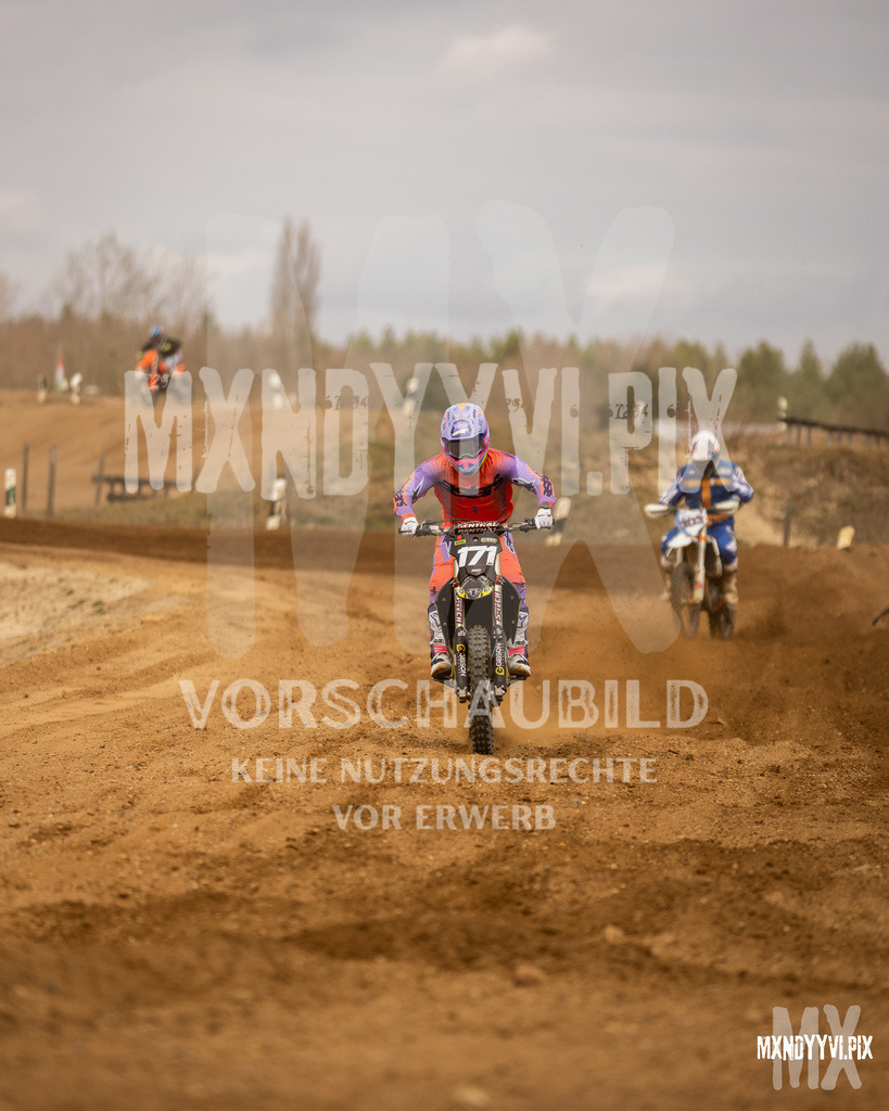 866A1370 | mxndyyvipix