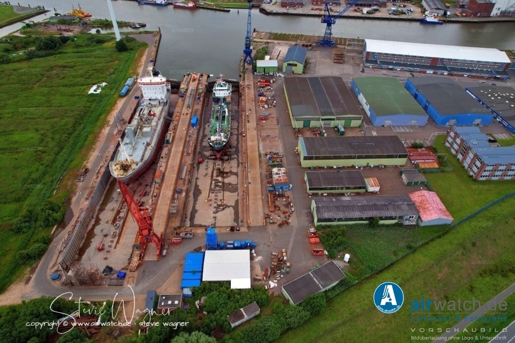HDR - Husumer Dock und Reparatur GmbH & Co. KG | Entdecken Sie atemberaubende Luftbilder und Fotografien auf airwatch.de - Tauchen Sie ein in eine Welt voller faszinierender Aufnahmen aus der Vogelperspektive.